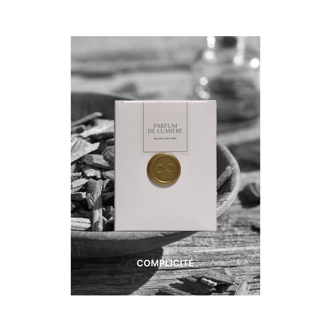 PARFUM DE LUMIERE Bougie Parfum de Lumière fragrance complicité Ambre santal safran